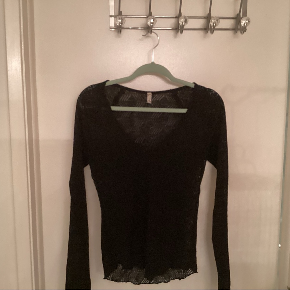 Black Lace long sleeve Victoria Secret top
Size Large